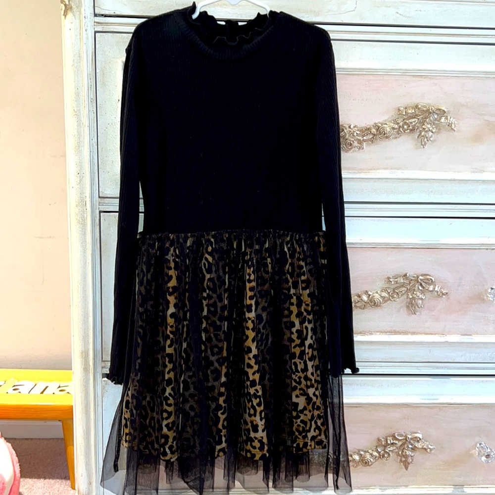 Art Class black long sleeve dress with tulle over leopard 🐆 bottom girls Medium